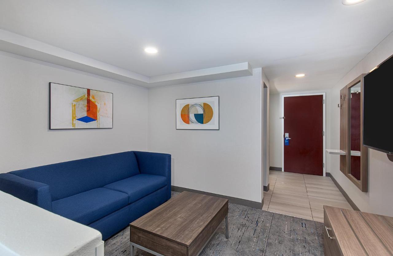 Holiday Inn Express & Suites Columbus At Northlake By Ihg Екстер'єр фото