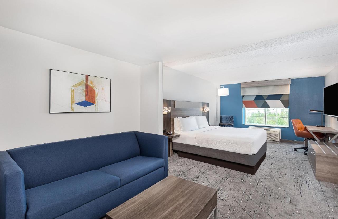 Holiday Inn Express & Suites Columbus At Northlake By Ihg Екстер'єр фото