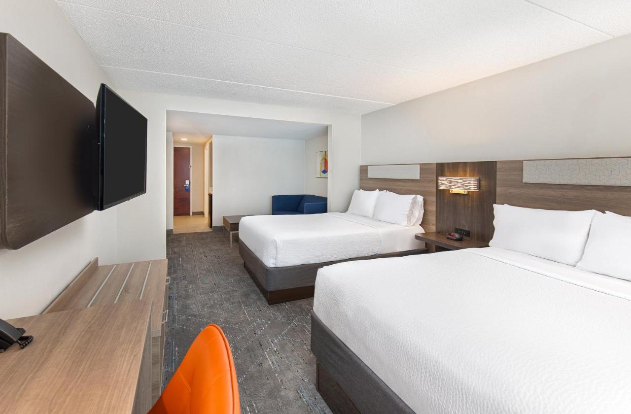 Holiday Inn Express & Suites Columbus At Northlake By Ihg Екстер'єр фото