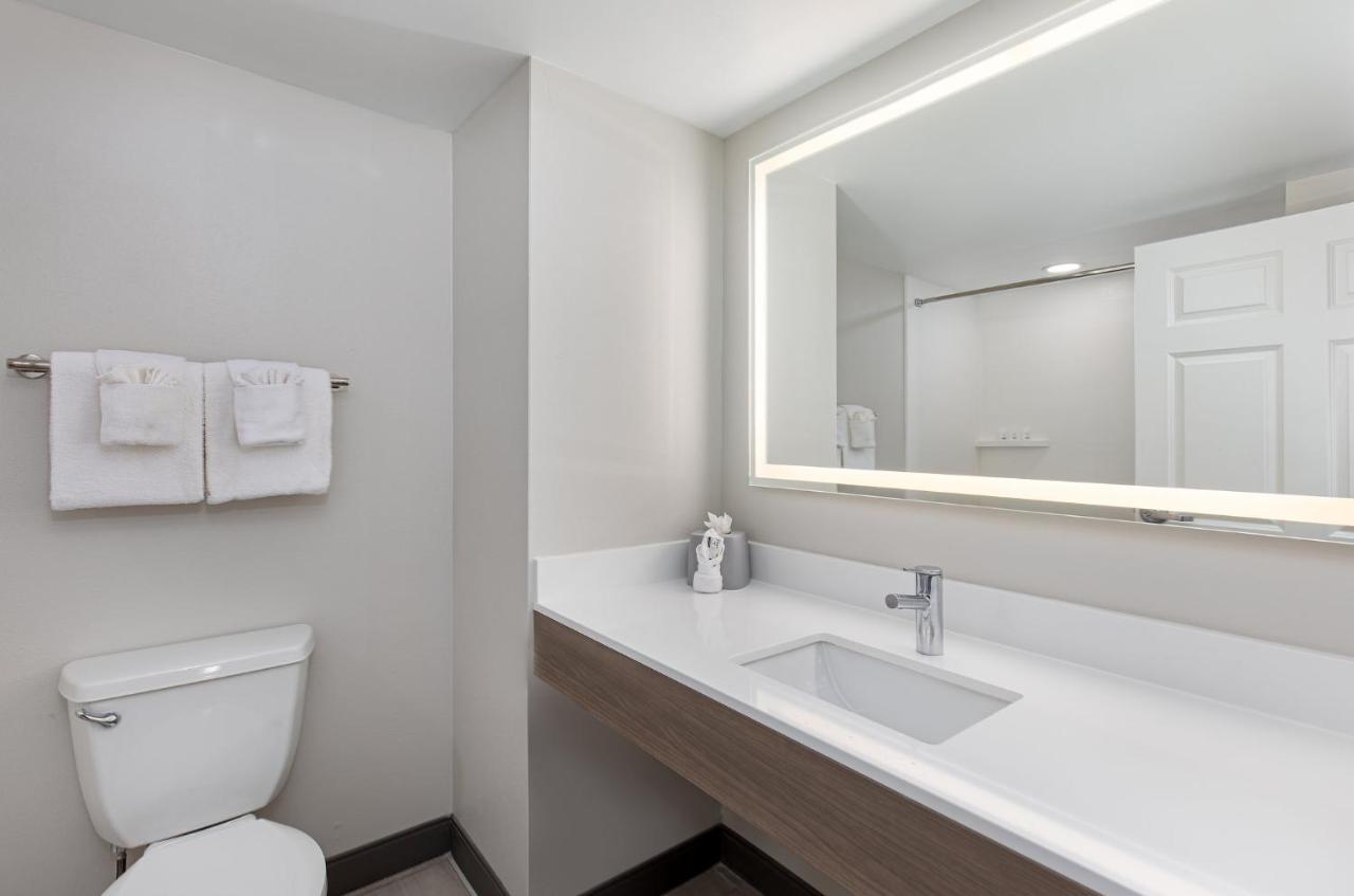 Holiday Inn Express & Suites Columbus At Northlake By Ihg Екстер'єр фото