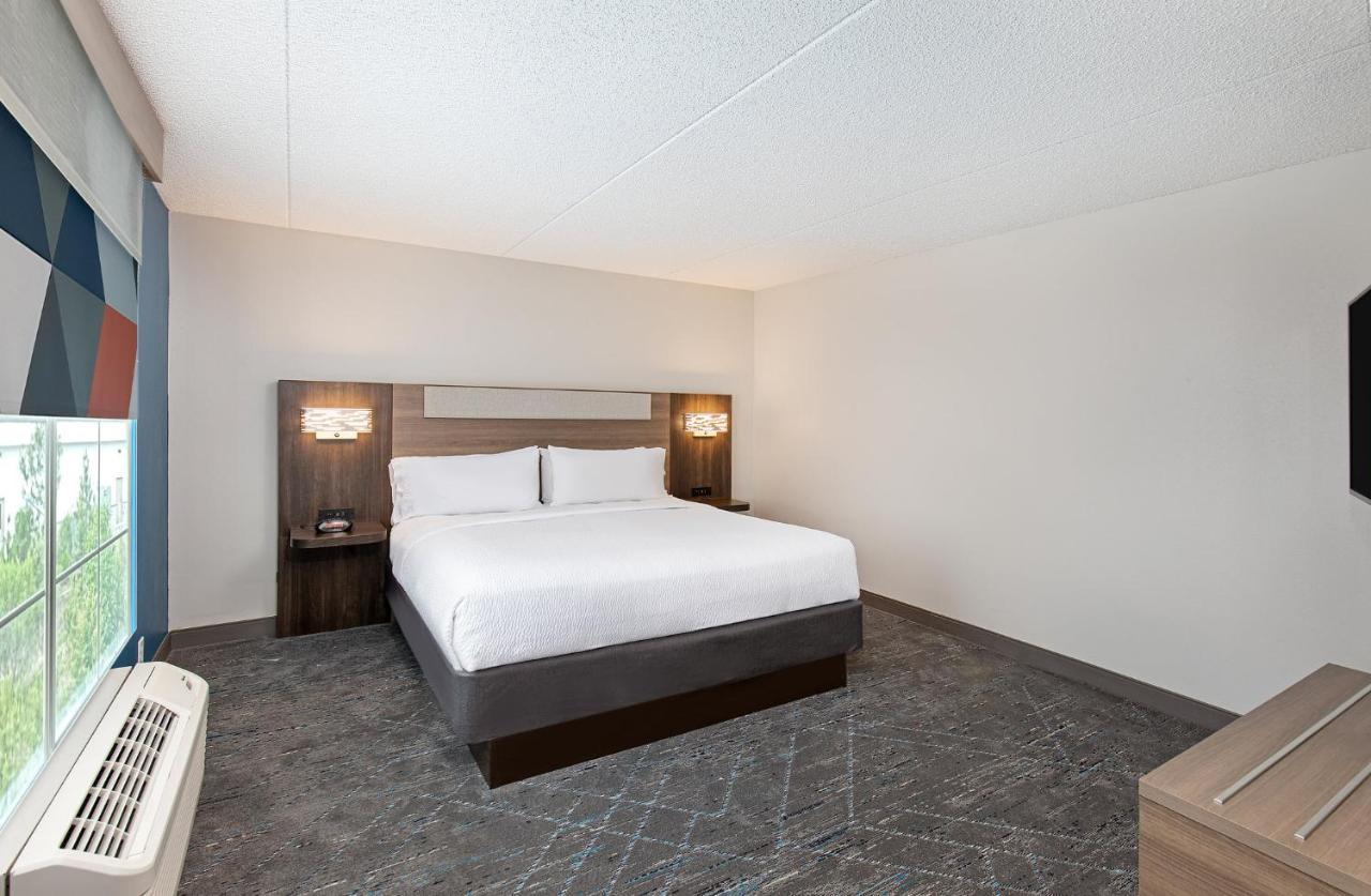 Holiday Inn Express & Suites Columbus At Northlake By Ihg Екстер'єр фото