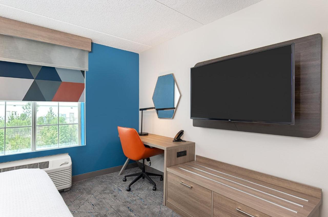 Holiday Inn Express & Suites Columbus At Northlake By Ihg Екстер'єр фото