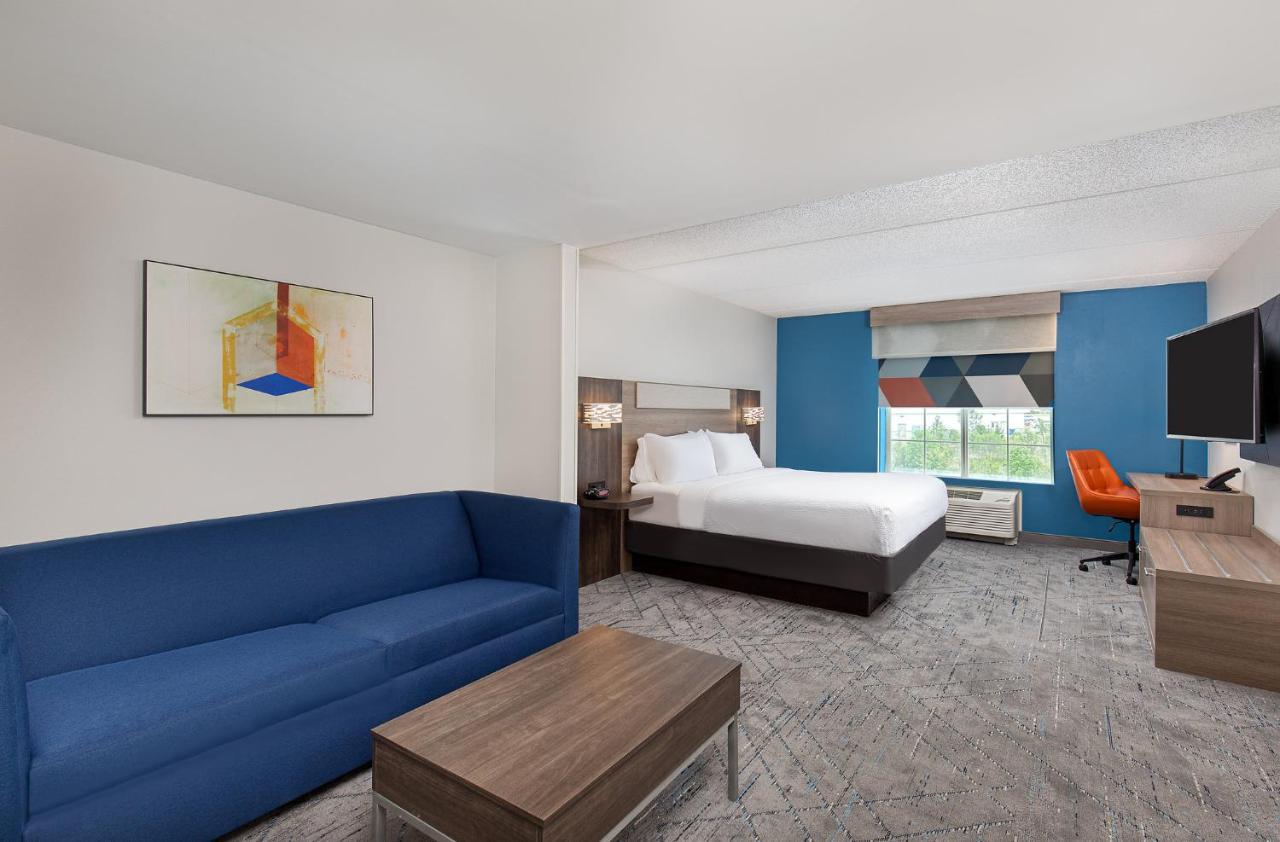 Holiday Inn Express & Suites Columbus At Northlake By Ihg Екстер'єр фото