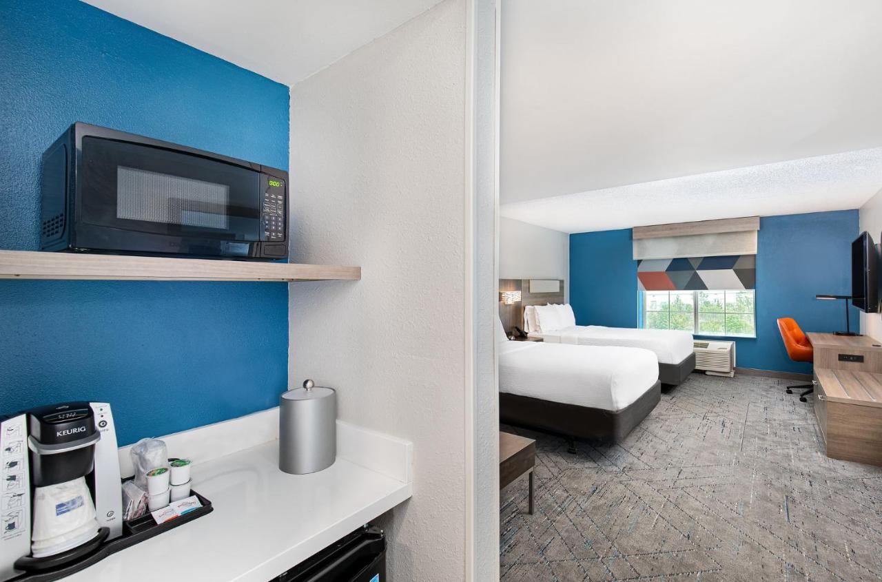 Holiday Inn Express & Suites Columbus At Northlake By Ihg Екстер'єр фото