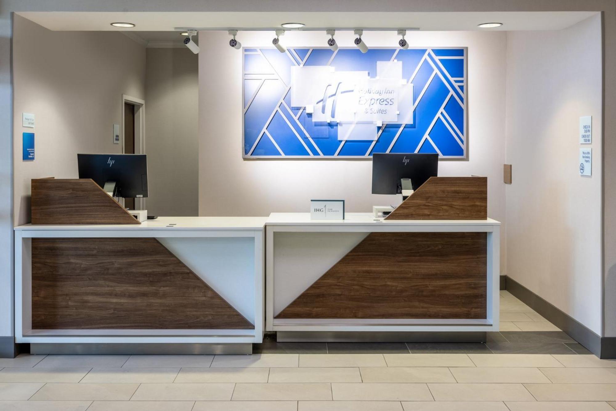 Holiday Inn Express & Suites Columbus At Northlake By Ihg Екстер'єр фото