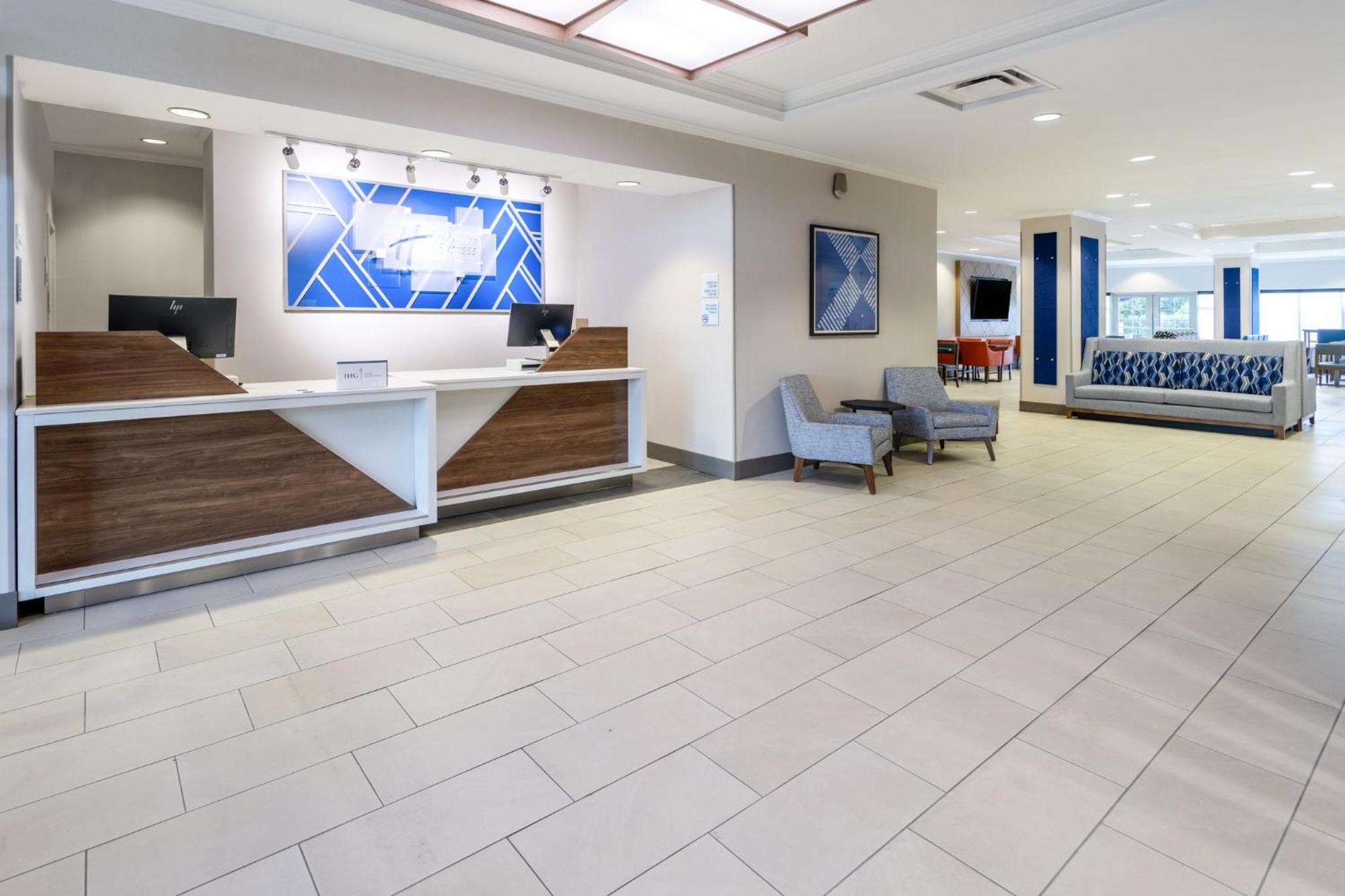 Holiday Inn Express & Suites Columbus At Northlake By Ihg Екстер'єр фото