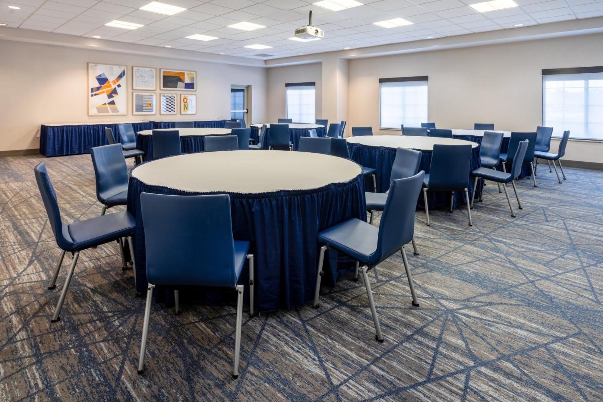 Holiday Inn Express & Suites Columbus At Northlake By Ihg Екстер'єр фото
