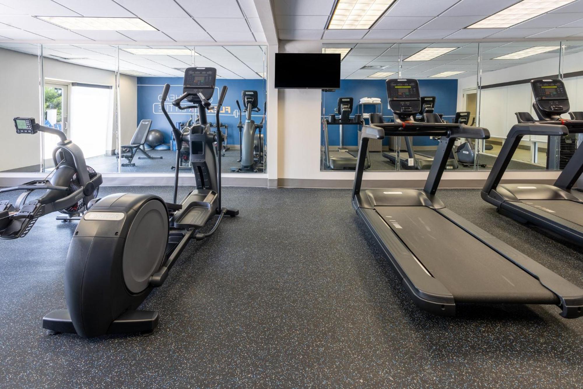 Holiday Inn Express & Suites Columbus At Northlake By Ihg Екстер'єр фото